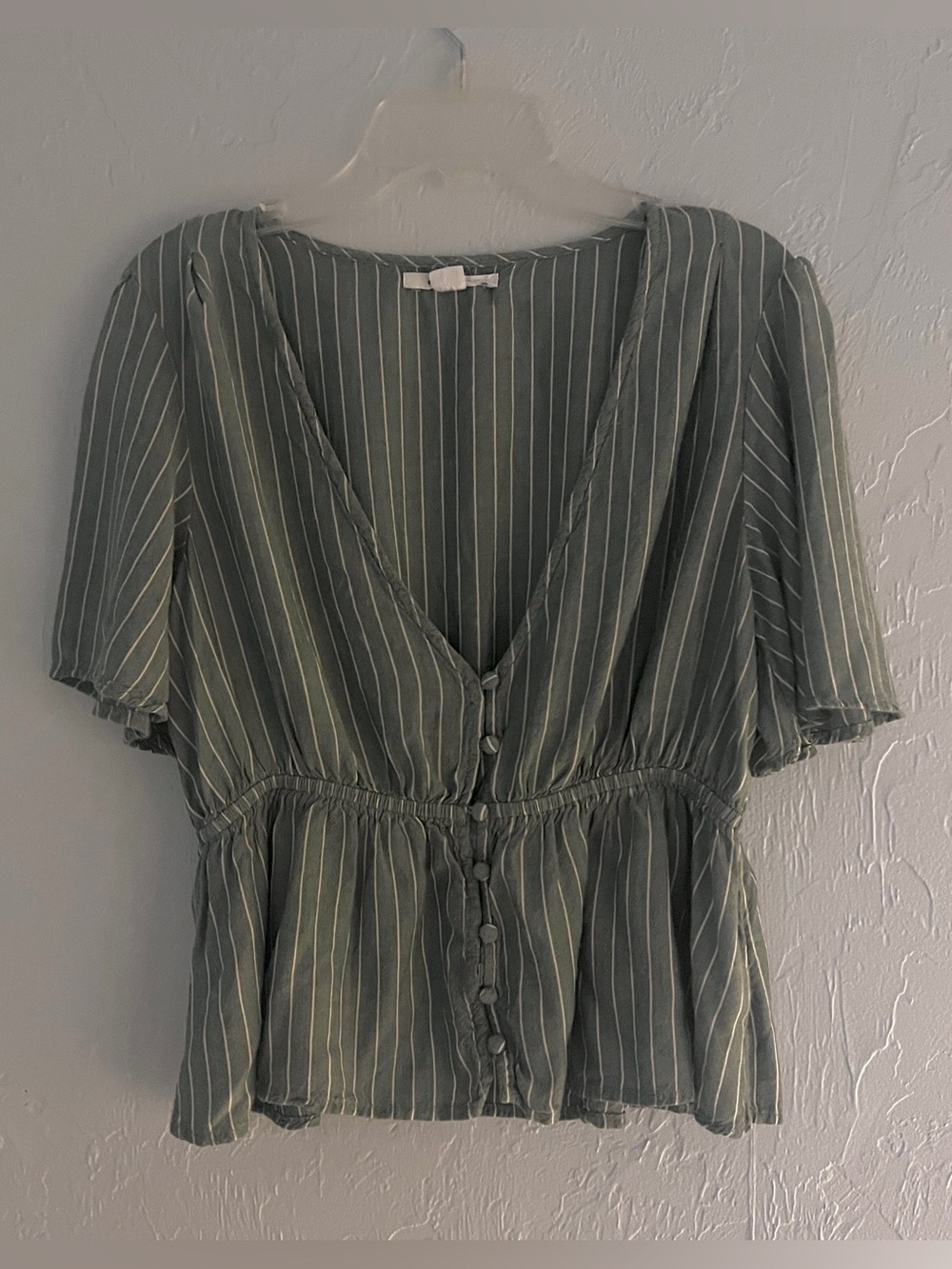 O'Neill Cropped Striped V Neck
Short Sleeve Blouse